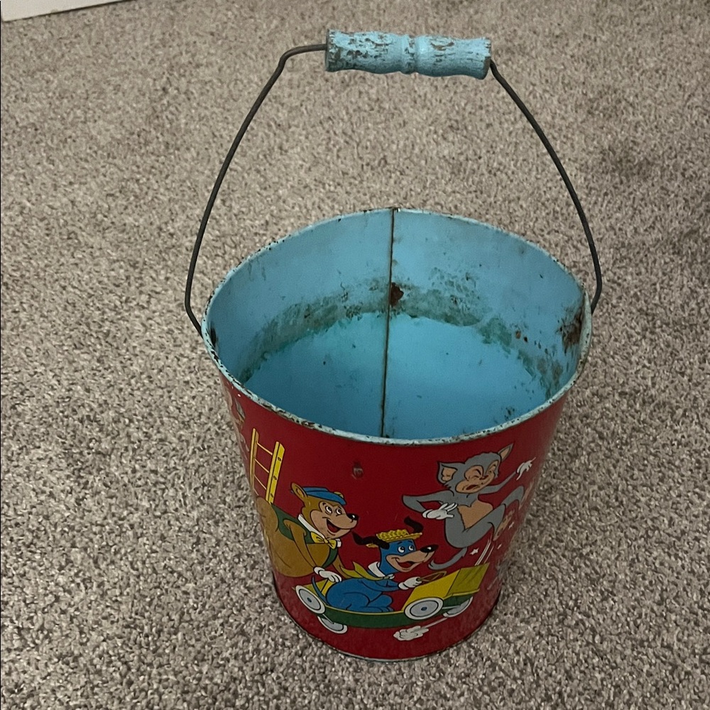 Vintage 1960’s Ohio Art Hanna Barbera tin sand bucket.